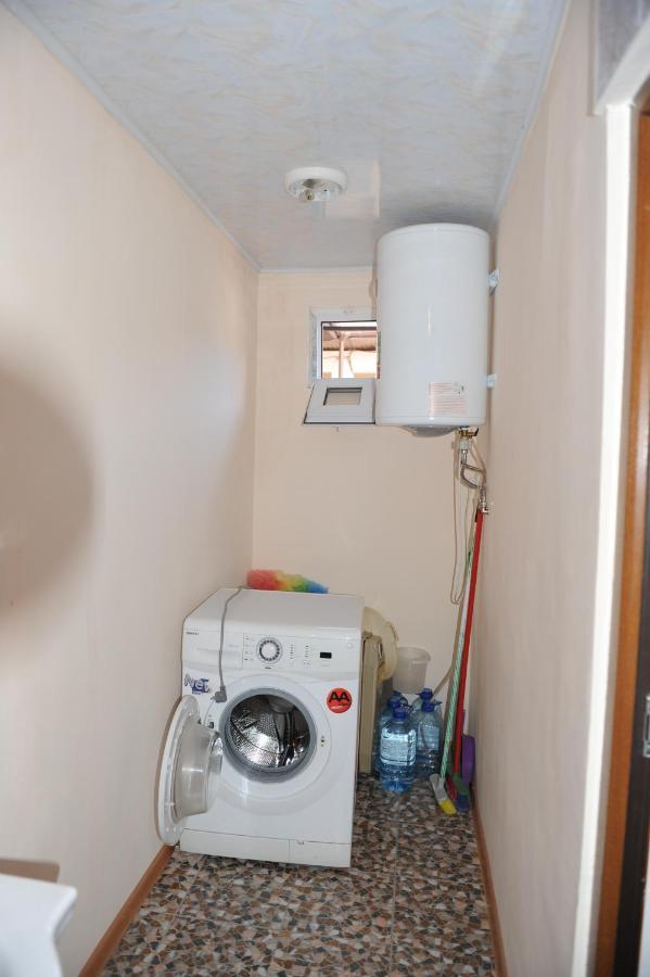 Apartment On Prospekt Mira 71 Szuhumi Kültér fotó