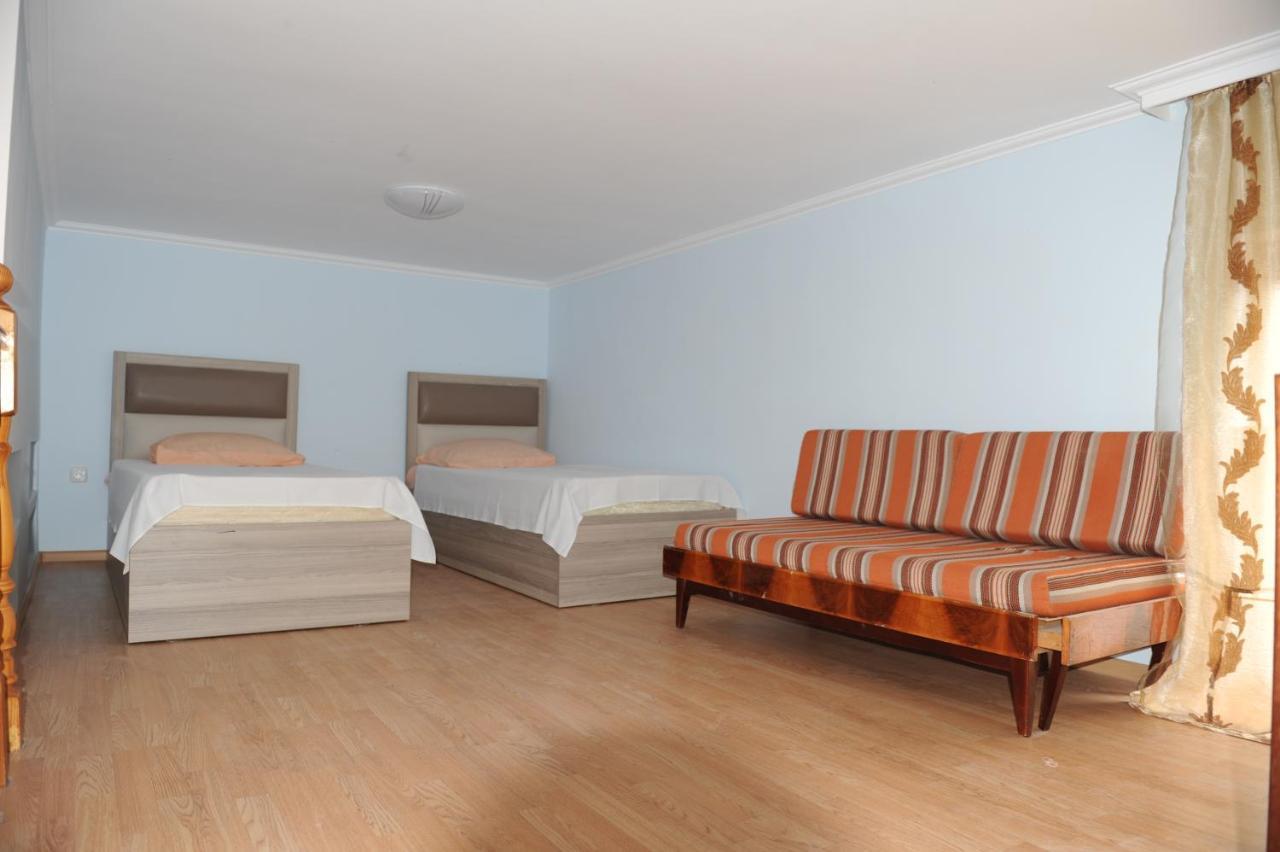 Apartment On Prospekt Mira 71 Szuhumi Kültér fotó