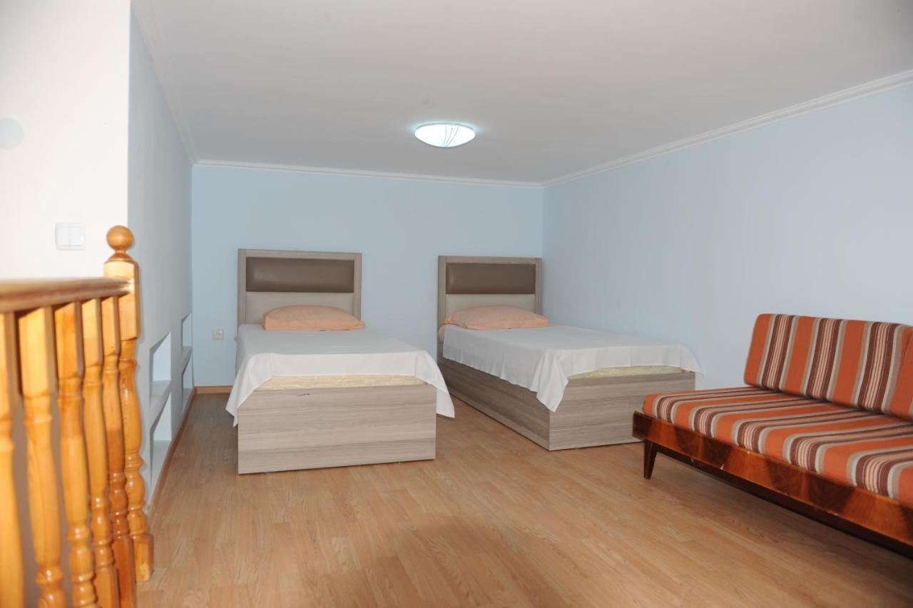 Apartment On Prospekt Mira 71 Szuhumi Kültér fotó
