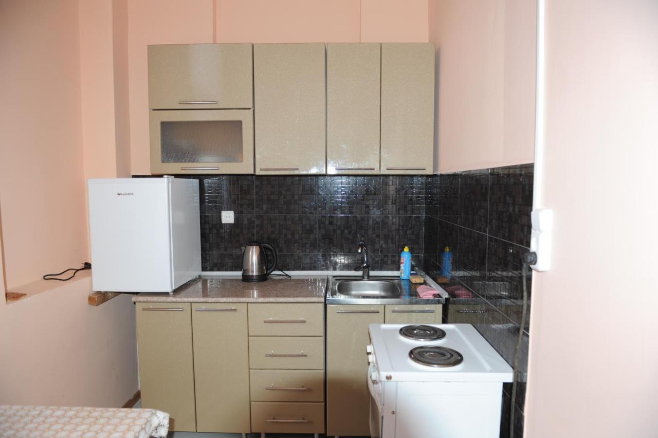 Apartment On Prospekt Mira 71 Szuhumi Kültér fotó